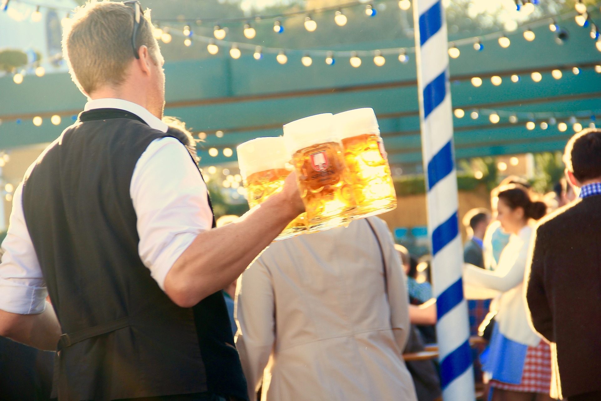 oktoberfest-ge5d037dd5_1920 Volksdroge Nummer 1